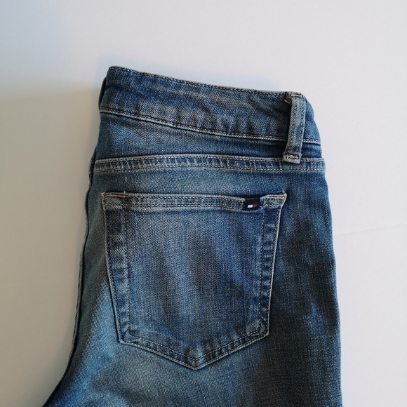 Tommy Hilfiger Boyfriend Jeans in Size 4/27 - Picture 7 of 9